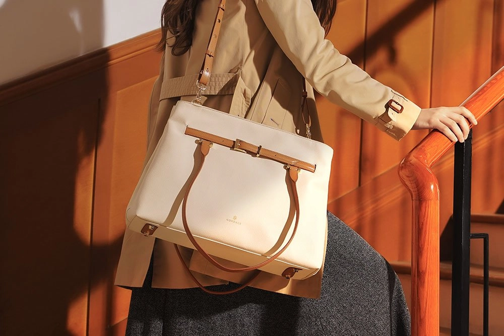 Siena Lévant Belted Tote Bag